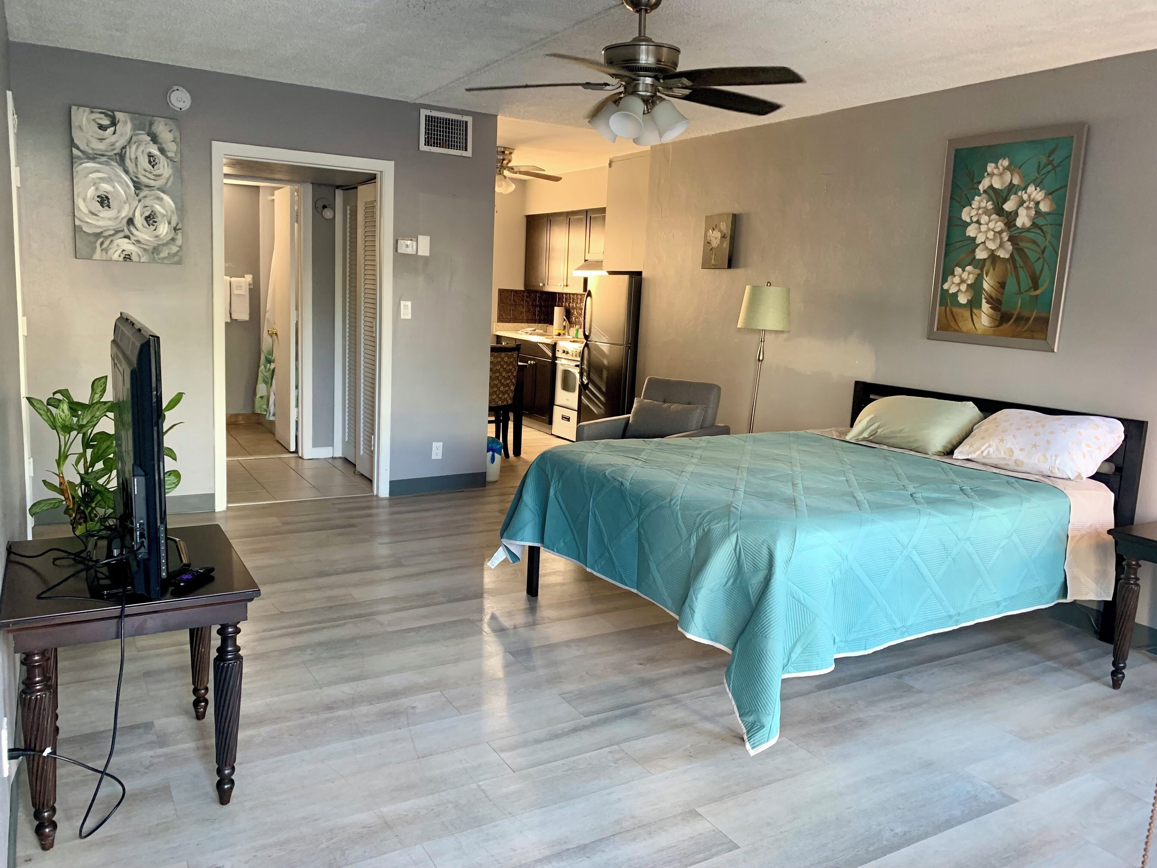 Pool View King | Individually furnished, free WiFi, bed sheets