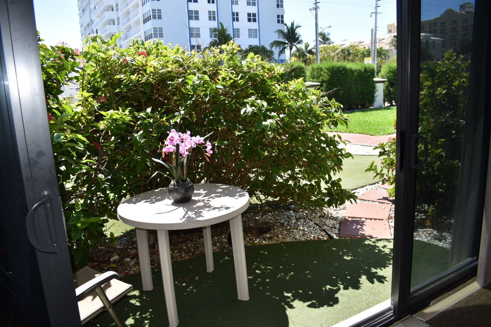 signature suite, partial ocean view | terrace/patio