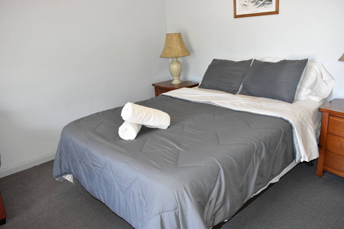 Ocean View Suite | Individually furnished, free WiFi, bed sheets