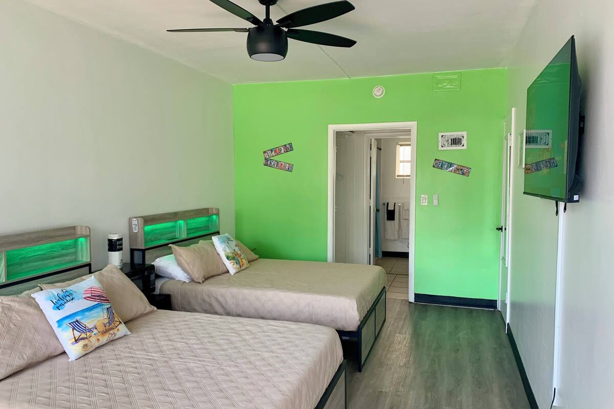 WiFi (free), individually furnished, bed sheets