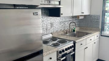 Fridge, paper towels