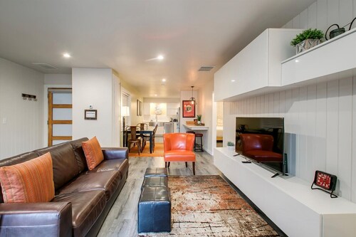 #Habituehomes - Ninth Street Retreat - King Bed!