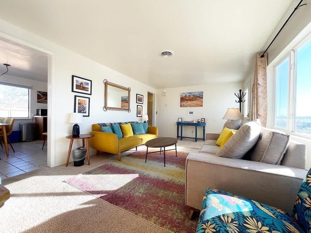 Een televisie en een kantoor