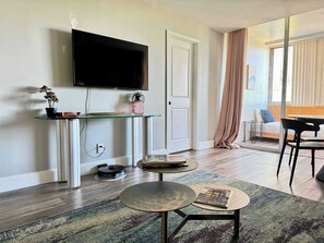 2 slaapkamers, een bureau, een strijkplank/strijkijzer, wifi
