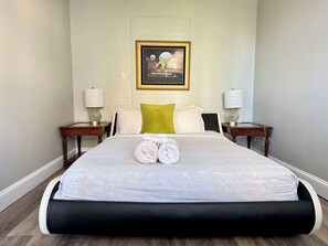 2 Schlafzimmer, Schreibtisch, Bügeleisen/Bügelbrett, WLAN