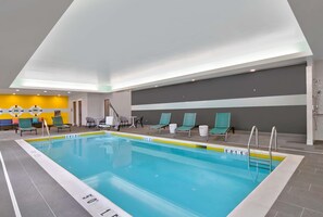 Indoor pool - Tru By Hilton Ashburn One Loudoun, Va (Ashburn)