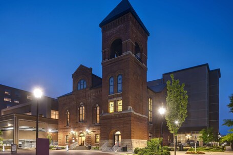 Homewood Suites by Hilton Indianapolis Downtown IUPUI - Image 2