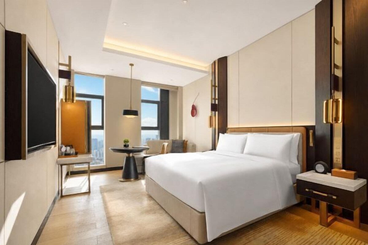 Peralatan tempat tidur premium, katil Select Comfort, bar mini, meja 