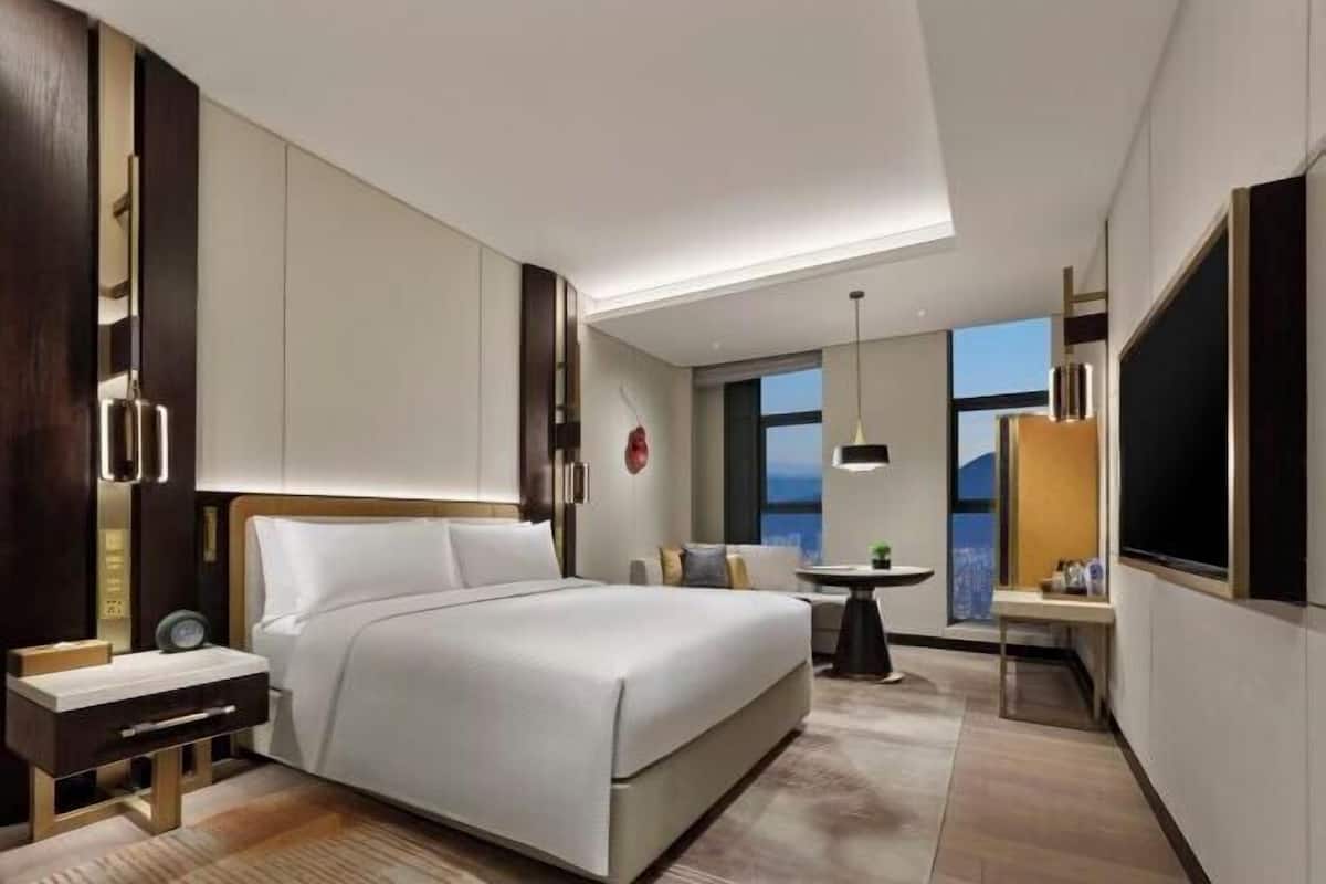 1 bedroom, premium bedding, Select Comfort beds, minibar