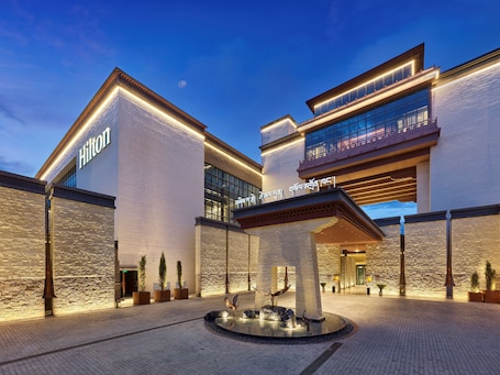 Exterior. Hilton Shigatse