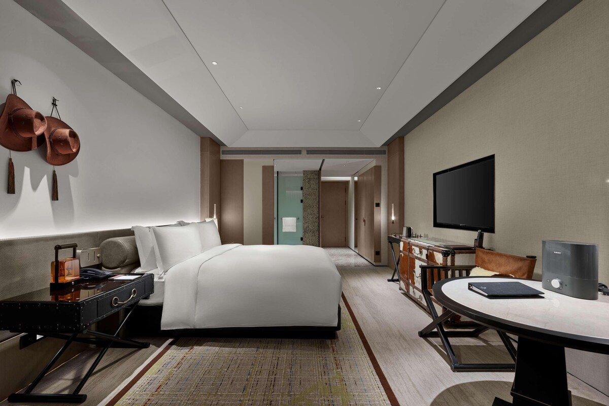 King Guest Room