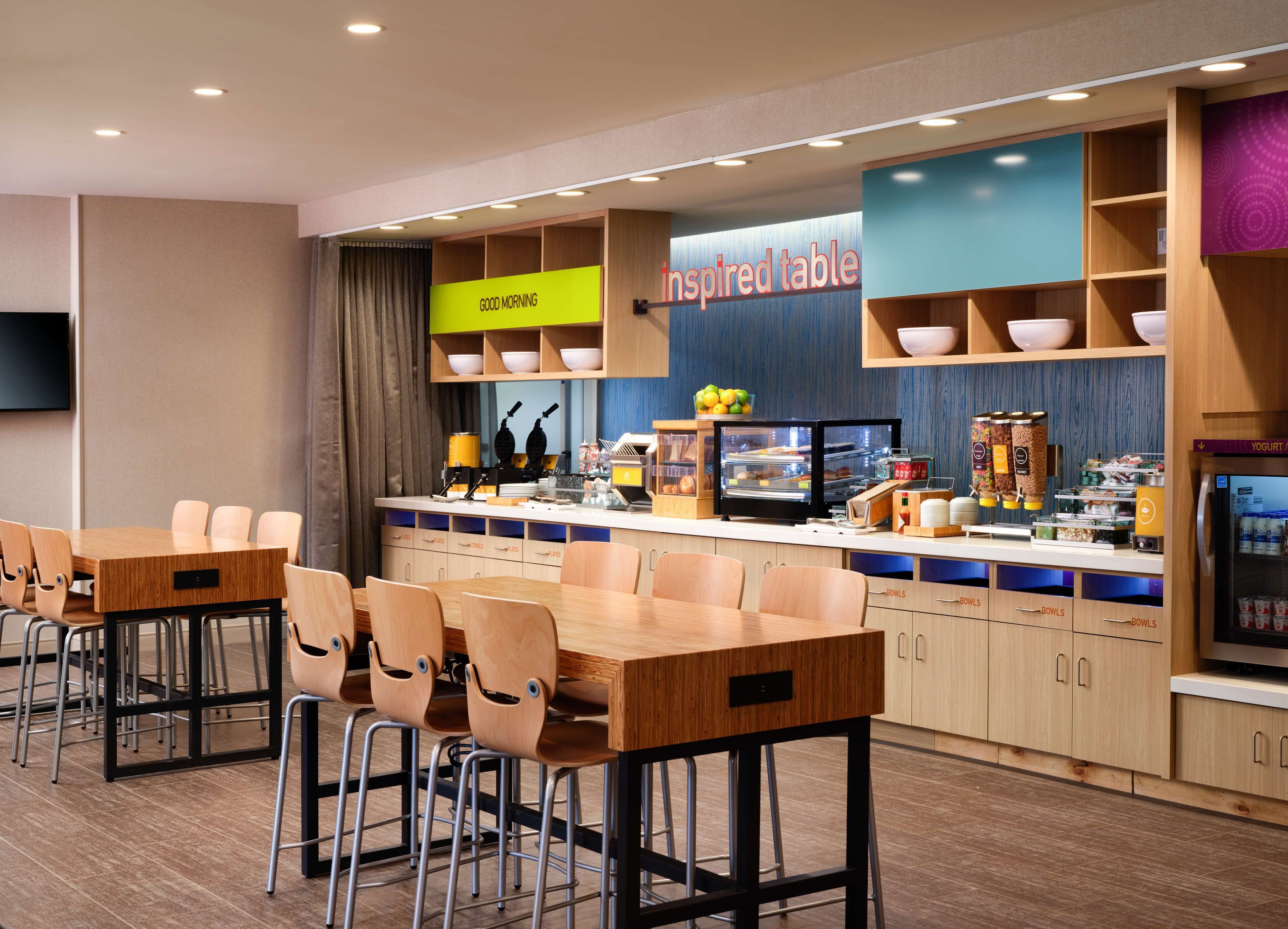 朝食 (郷土料理)、毎日提供 (無料)