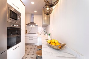 Réfrigérateur, micro-ondes, four, lave-vaisselle