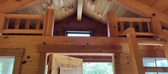 Log Cabin Sleeps four