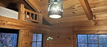 Log Cabin Sleeps four