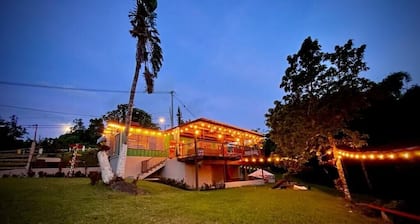 Cottage with Heated plunge pool and Pool table