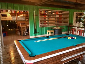 Game room - Cottage with Heated plunge pool and Pool table (Cayey)