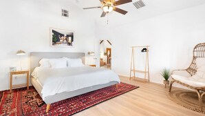 3 bedrooms, desk, free WiFi, bed sheets - Euphorbia House - Stars, Fire Pit & Ping Pong (Yucca Valley)