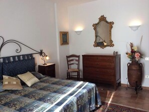 2 chambres, fer et planche à repasser, lit de bébé portatif, Wi-Fi