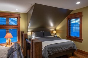 1 bedroom, desk, iron/ironing board, free WiFi - Mountain Studio - luxury finishes in upscale neighborhood, e-bikes included! (Bozeman)