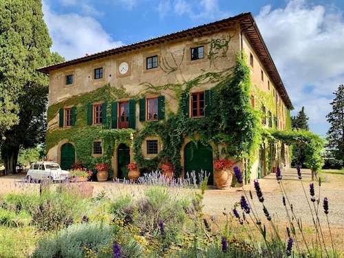 Exclusively Yours: a Luxurious Retreat with Delicious Food & Wine Included