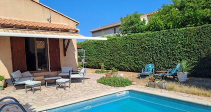 Villa by the sea, swimming pool in a quiet green setting