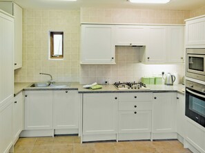 Lavastoviglie, pentole/stoviglie/utensili, freezer