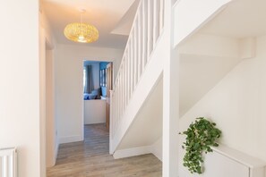 Interior - Spring Tide : Refurbished 4‑Bed Family Home with Garden in Rhosneigr | Managed by Anglesey Holiday L (Rhosneigr)