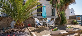 Bryn Awel Bach: 2-Bed Apartment in Central Rhosneigr | Managed by Anglesey Holiday Lettings