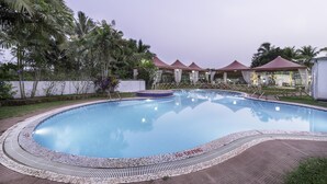 Hồ bơi