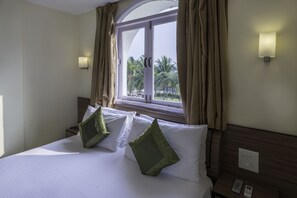 Standard Double Room | Iron/ironing board, bed sheets - Treebo Green Park (Guirim)