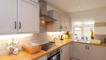 Casa de campo | Cocina privada | Frigorífico, lavavajillas y utensilios de cocina