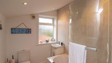 Cottage | Bathroom | Shower