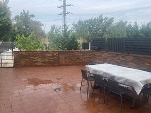 Outdoor dining - Las Moreras (Calatayud)