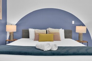 5 bedrooms, desk, iron/ironing board, travel cot