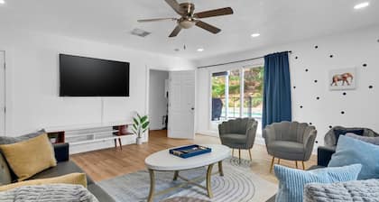 Large Pool l Hot Tub l Spacious l Family Friendly