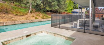 Family Friendly Pool • Hot Tub • 5 BDRM • Bonus RM