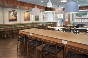 Esmorzar diari continental gratuït 