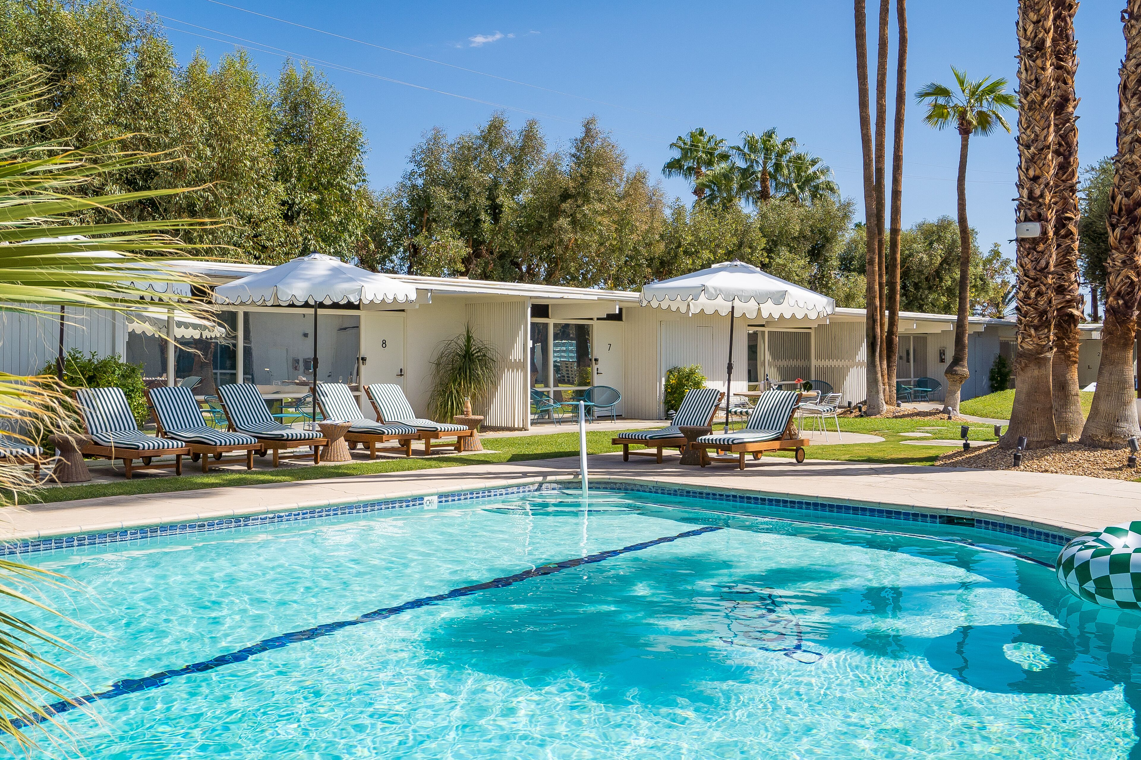 Monkey Tree Hotel 10 by AvantStay | Stylish Hotel in Palm Springs w/ Pool!