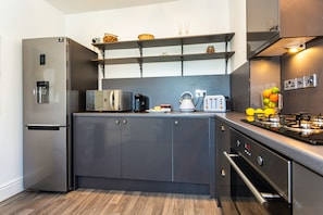 Private kitchen - Stunning St James by the Quay
Harbour Life! (Ilfracombe)