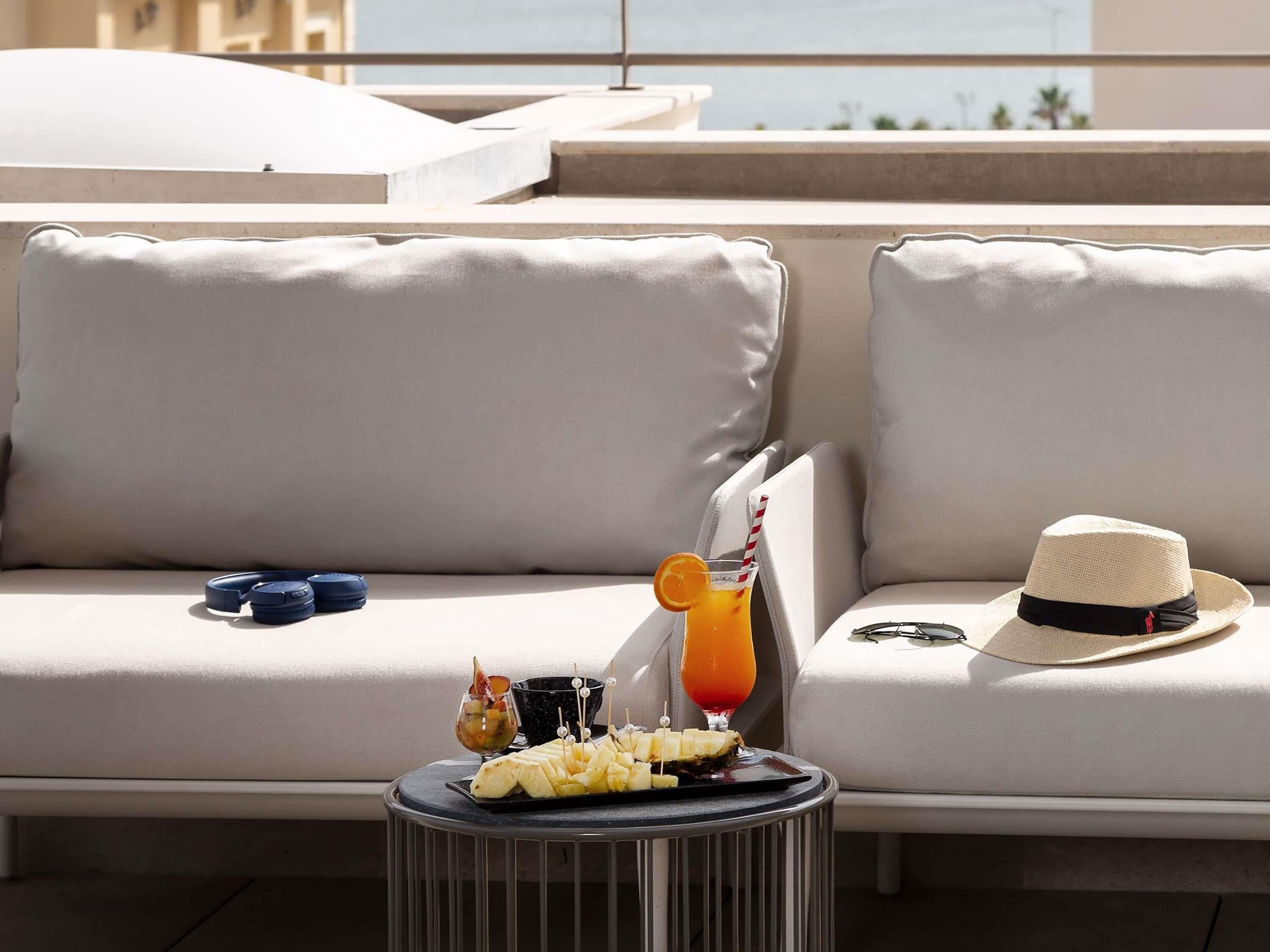 Executive Suite, 1 King Bed | Hypo-allergenic bedding, minibar, in-room safe, desk
