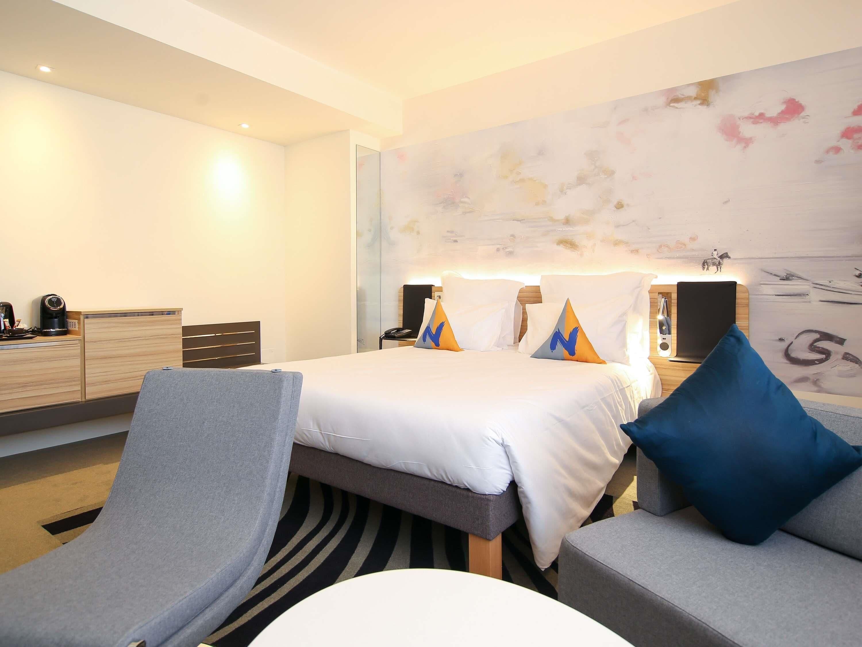 Ropa de cama hipoalergénica y minibar 