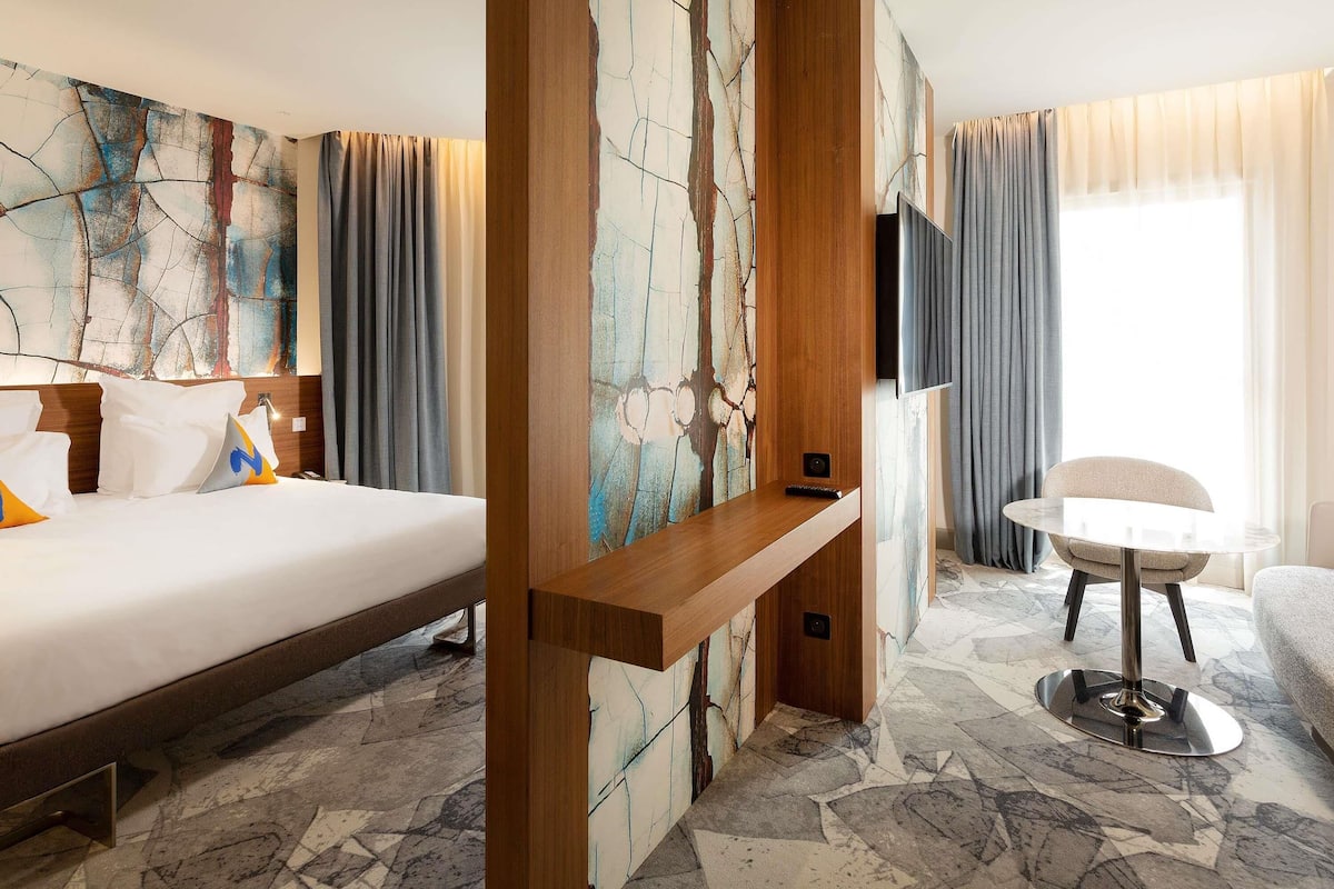 Superior Suite, 1 Double Bed with Sofa bed | 1 bedroom, hypo-allergenic bedding, minibar, in-room safe