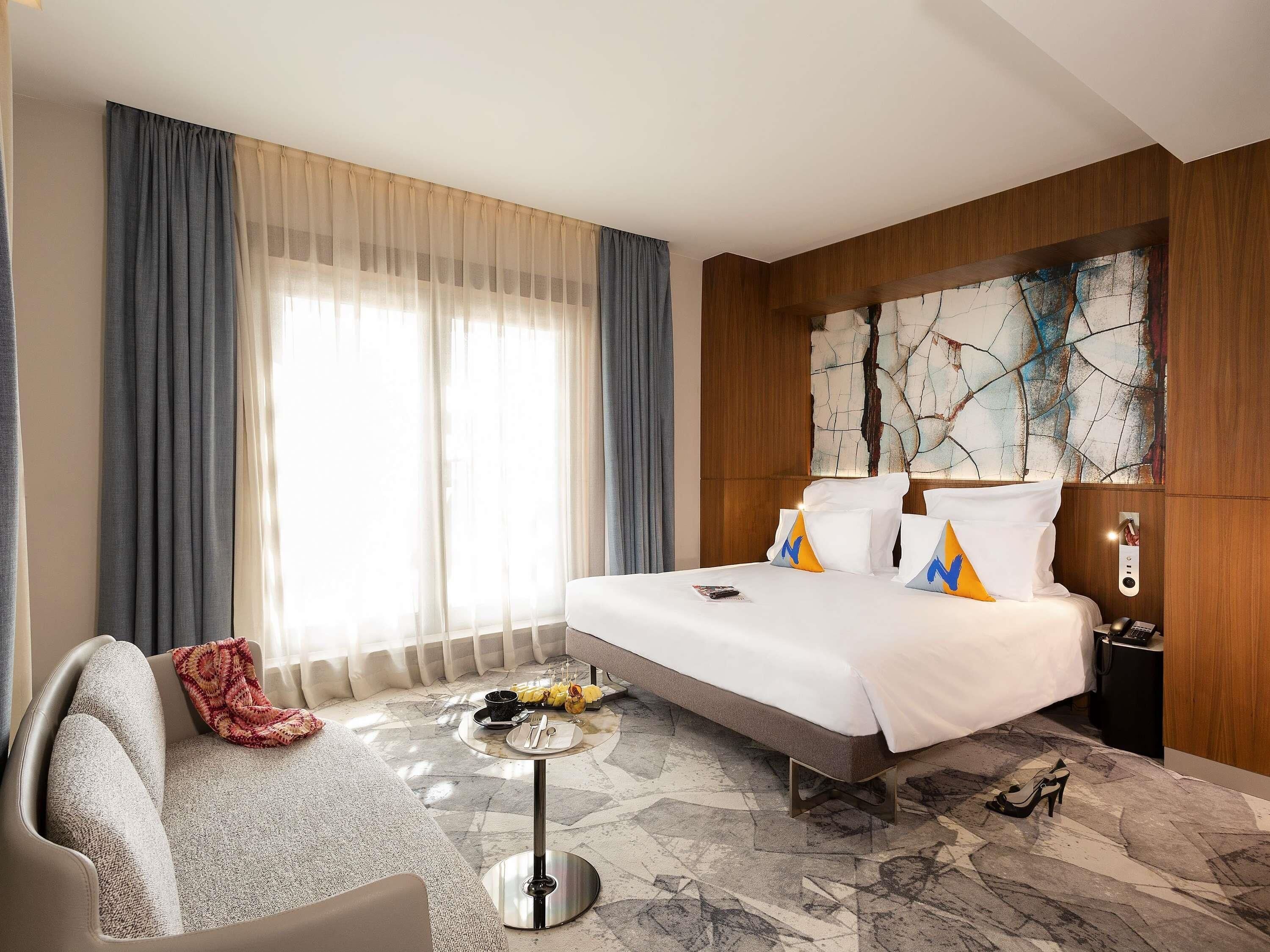 Executive Suite, 1 King Bed | Hypo-allergenic bedding, minibar, in-room safe, desk