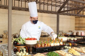 매일 뷔페 아침 식사 유료