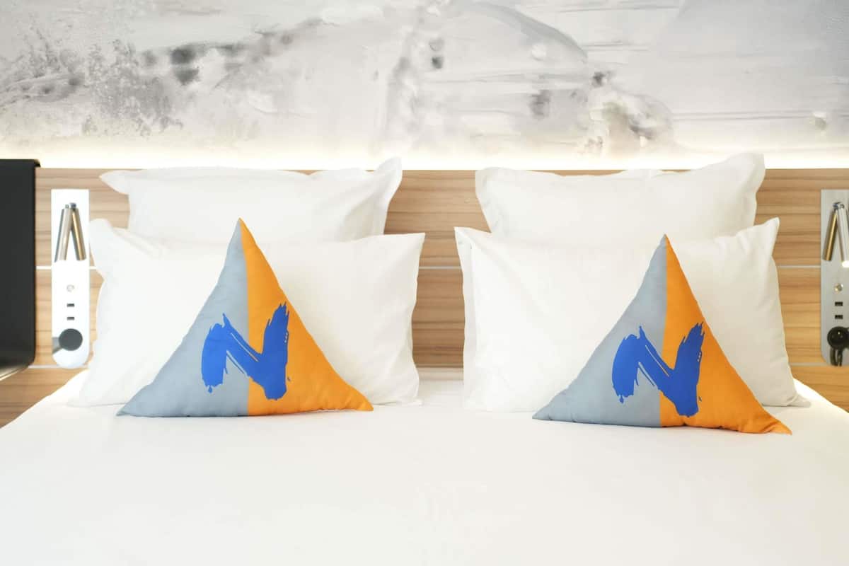 Quarto clássico, 1 cama de casal | 1 quarto, roupas de cama antialérgicas, frigobar, cofres nos quartos