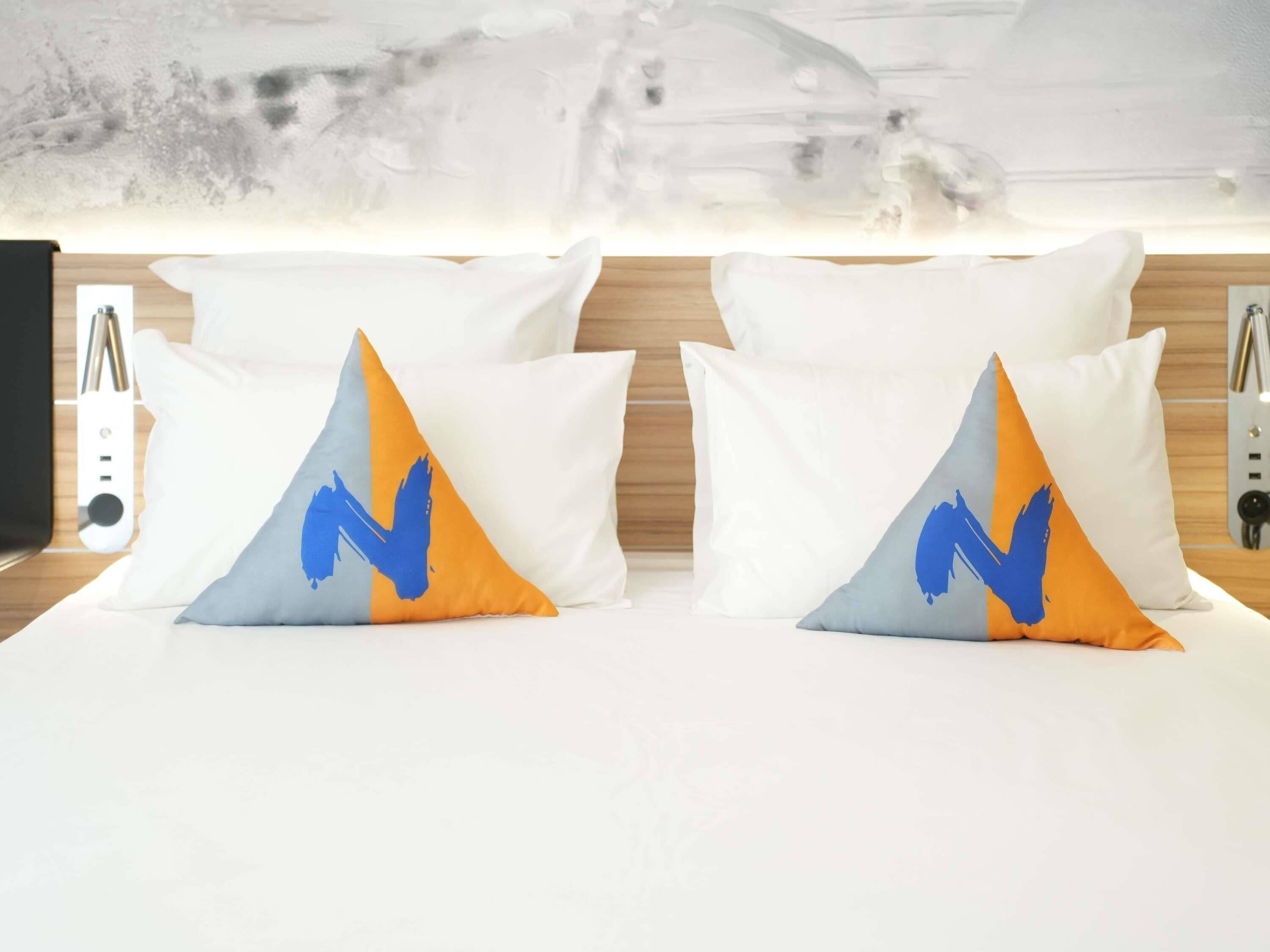 Quarto clássico, 1 cama de casal | Roupas de cama antialérgicas, frigobar, cofres nos quartos, escrivaninha