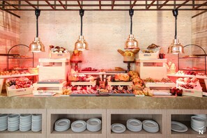 Daily buffet breakfast for a fee - Novotel Tunis Lac (Tunis)