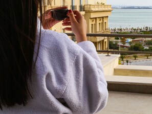 Executive Suite, 1 King Bed | Hypo-allergenic bedding, minibar, in-room safe, desk - Novotel Tunis Lac (Tunis)