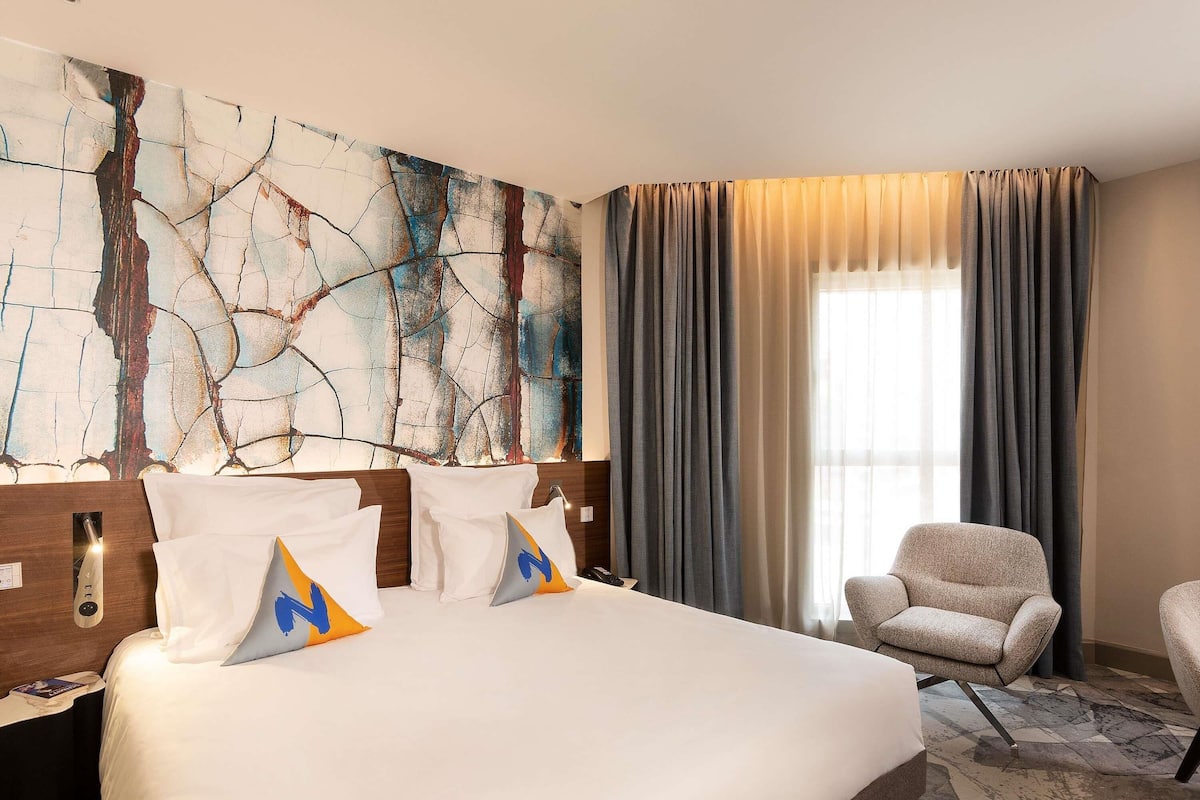 Suite Supérieure, 1 lit double et 1 canapé-lit | Literie hypoallergénique, minibar, coffres-forts dans les chambres